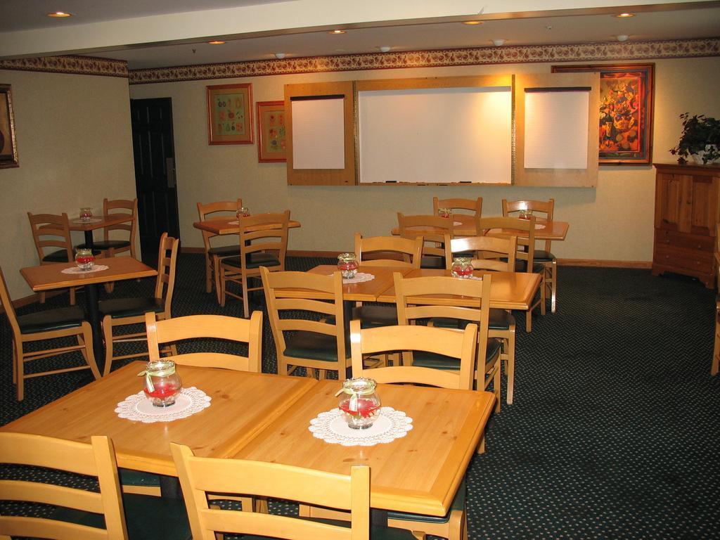 Country Inn & Suites By Radisson, Holland, Mi Luaran gambar
